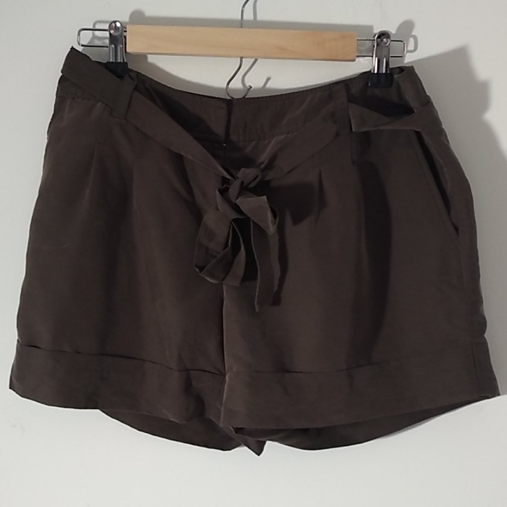 High rise olive green‎ shorts with sash size 8